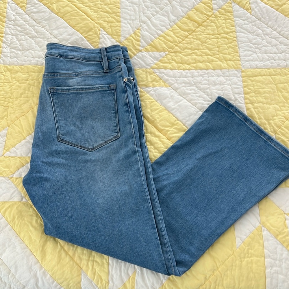 FRAME le one crop mini boot
